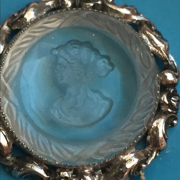 Whitting & Davis Cameo Earrings - Picture 6 of 9